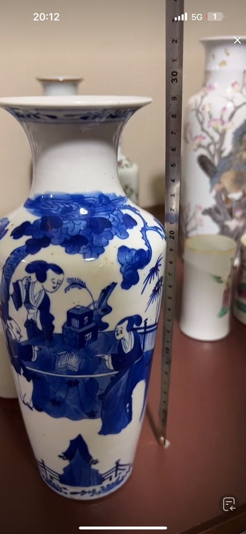 古玩陶瓷人物紋青花瓶真品鑒賞圖