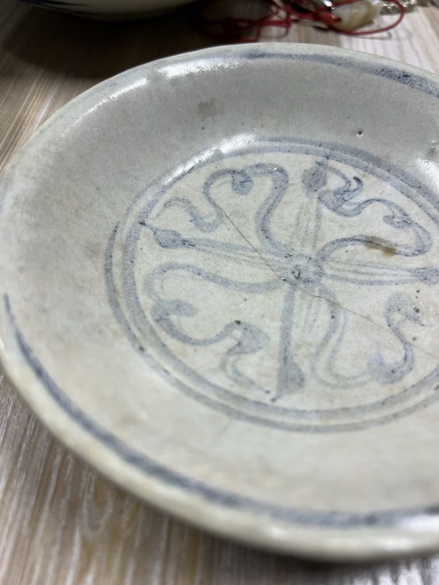古玩陶瓷十字杵紋青花盤真品鑒賞圖
