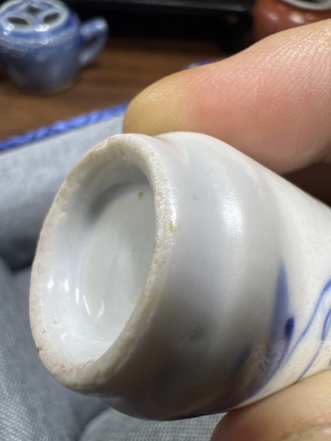 古玩陶瓷青花山水人物紋鼻煙壺真品鑒賞圖