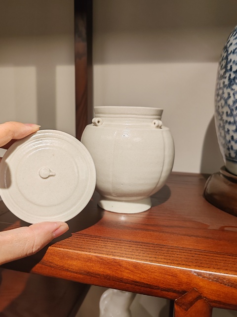 古玩陶瓷四系蓋罐真品鑒賞圖