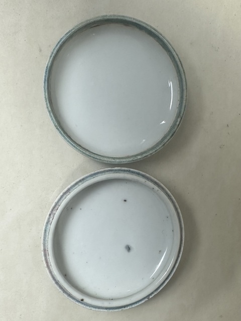古玩陶瓷青花云龍紋印盒真品鑒賞圖