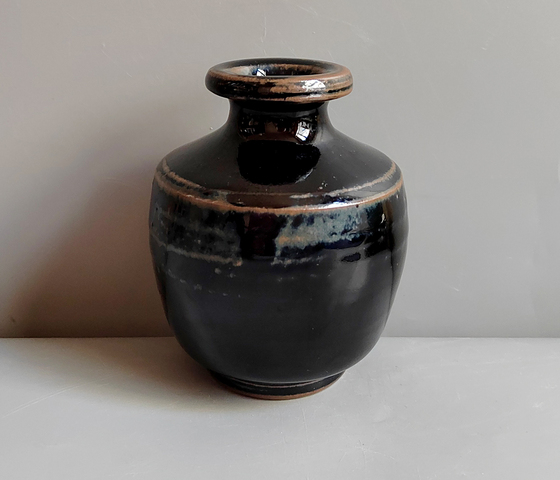 古玩陶瓷黑釉小瓶真品鑒賞圖