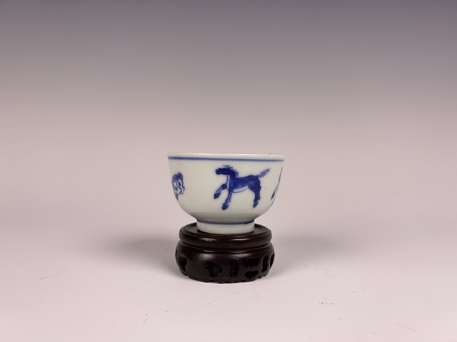 古玩陶瓷清晚期·青花八駿圖杯拍賣,當前價格0元
