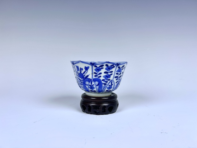 古玩陶瓷清晚期·青花花卉杯拍賣,當前價格0元