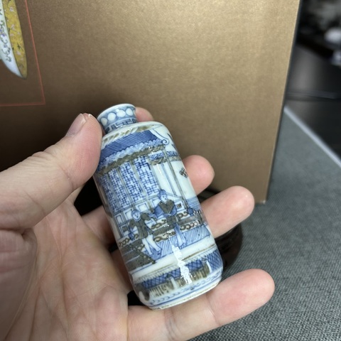 古玩陶瓷青花釉里紅人物故事紋鼻煙壺真品鑒賞圖