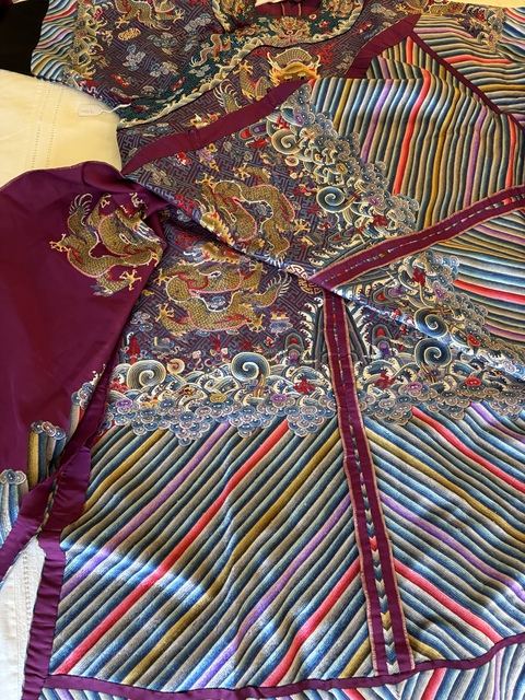 古玩雜項刺繡龍袍真品鑒賞圖