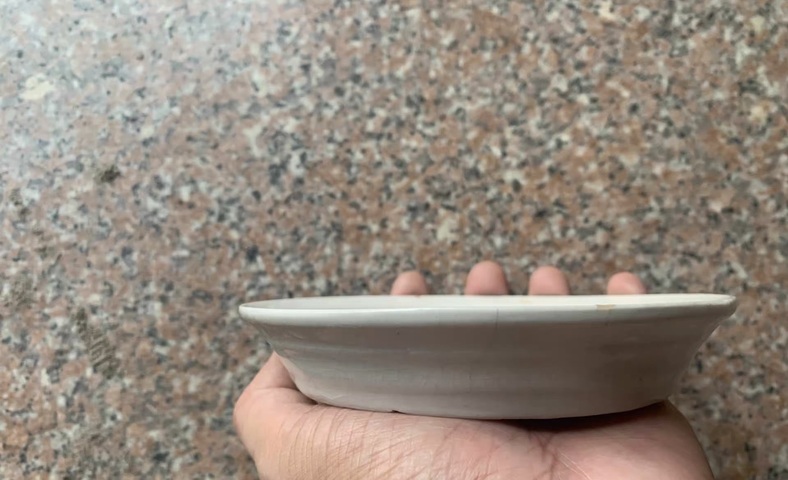 古玩陶瓷白釉折沿盤真品鑒賞圖