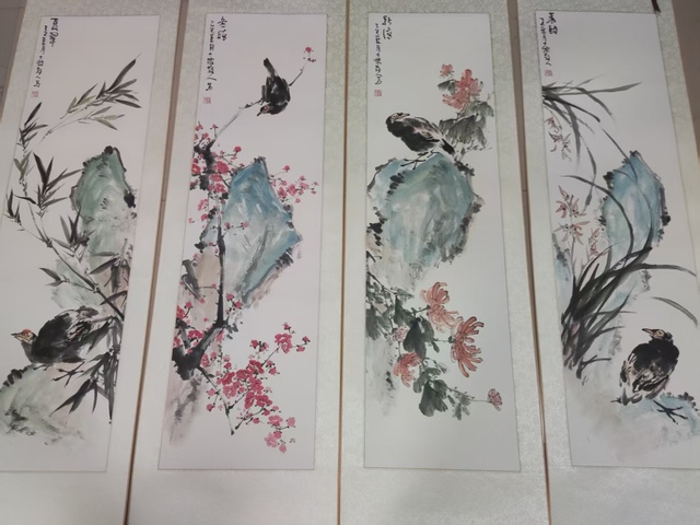 古玩字畫精工裝裱河南名家謝英慧 花鳥四屏拍賣,當前價格688元