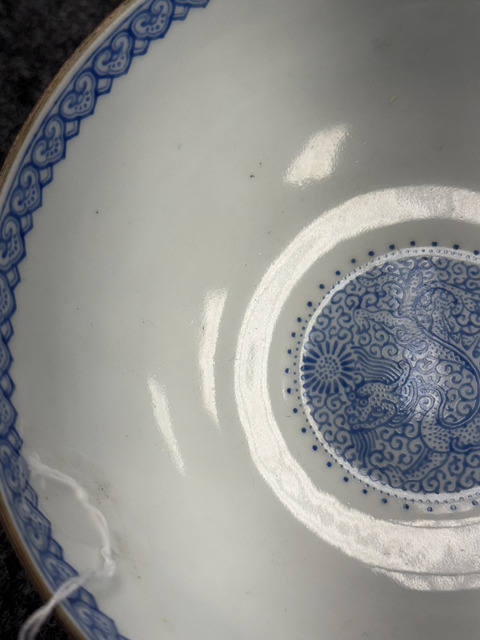 古玩陶瓷琺瑯彩風格花卉紋碗真品鑒賞圖
