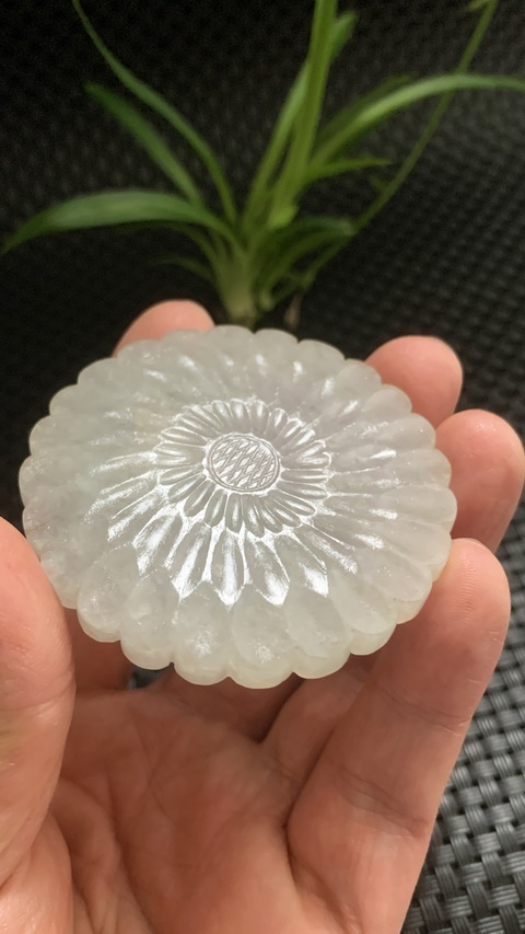 古玩玉器清代翡翠雕“花卉紋”帶扣拍賣,當(dāng)前價(jià)格9800元