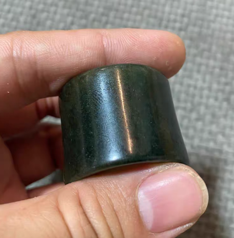 古玩玉器非天然翡翠扳指真品鑒賞圖