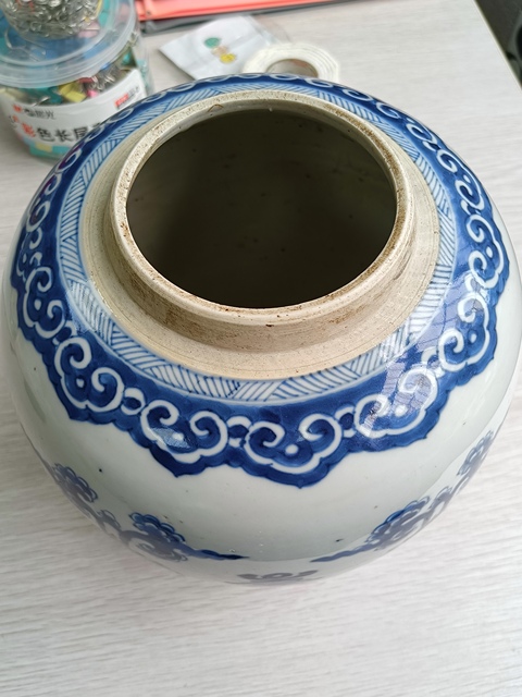 古玩陶瓷青花花間壽字紋罐真品鑒賞圖