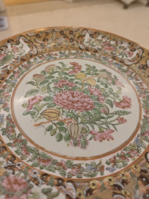 古玩陶瓷晚清廣彩花卉紋盤真品鑒賞圖