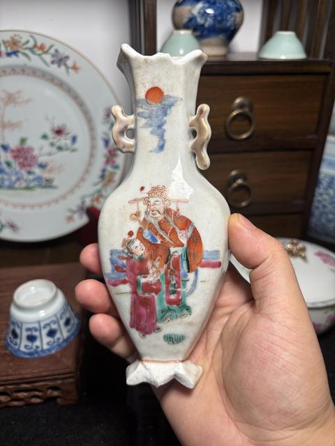 古玩陶瓷清代粉彩天官賜福壁瓶真品鑒賞圖