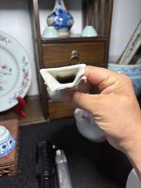 古玩陶瓷清代粉彩天官賜福壁瓶真品鑒賞圖