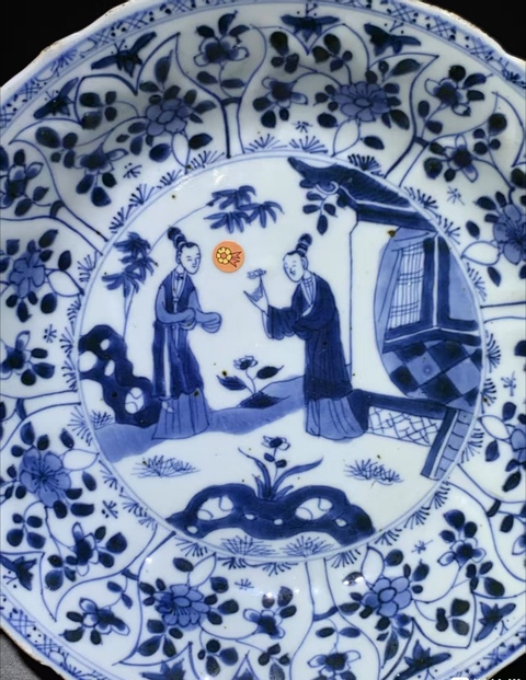 古玩陶瓷仕女紋青花盤真品鑒賞圖