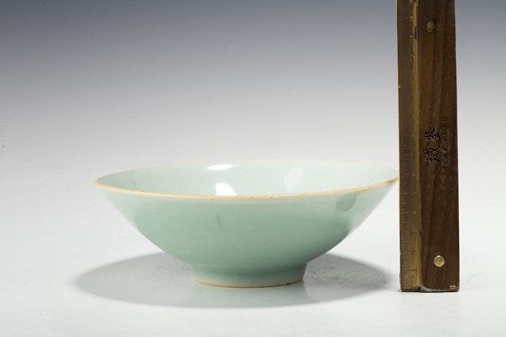 古玩陶瓷清中·豆青釉碗真品鑒賞圖