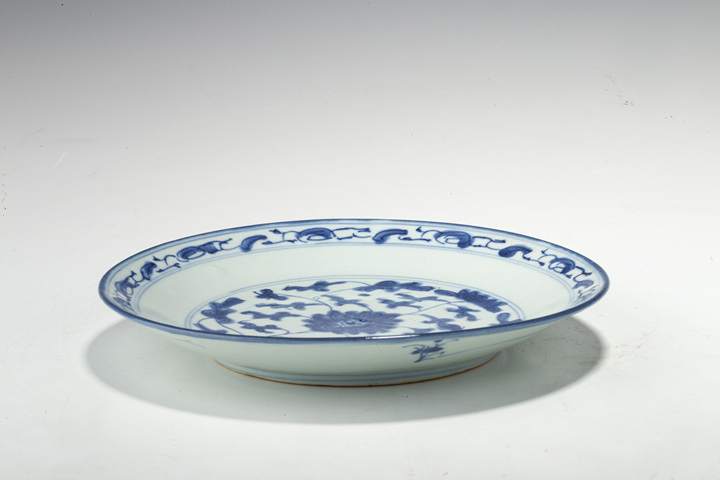 古玩陶瓷清中·青花纏枝蓮紋盤
真品鑒賞圖