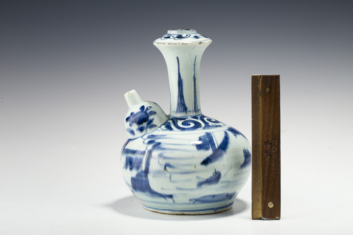 古玩陶瓷明晚·青花高士圖軍持拍賣，當前價格10032元