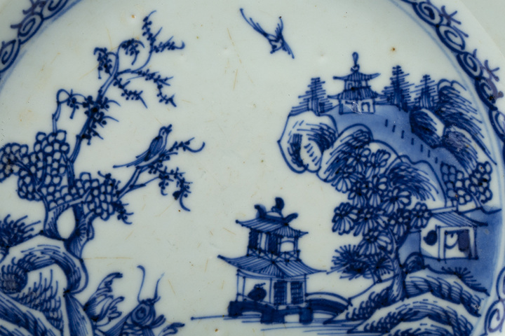 古玩陶瓷清中·青花山水樓閣花鳥紋八方盤真品鑒賞圖