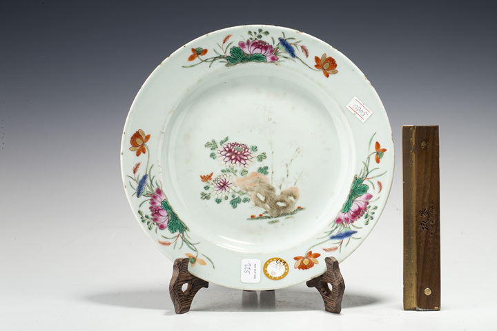 古玩陶瓷清乾隆·粉彩洞石花竹紋折沿盤真品鑒賞圖