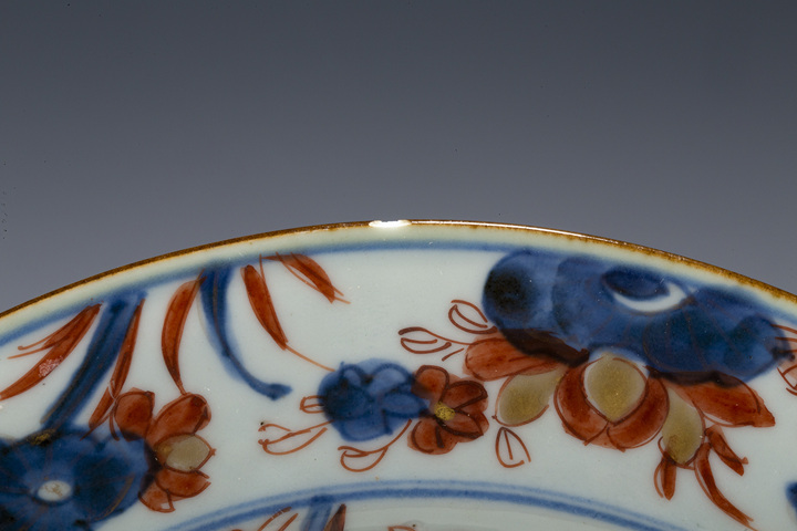 古玩陶瓷清康熙·青花礬紅描金白菜花竹紋折沿盤真品鑒賞圖