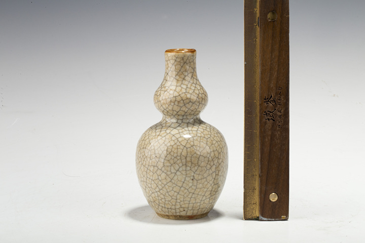 古玩陶瓷清中晚·哥釉小葫蘆瓶
真品鑒賞圖