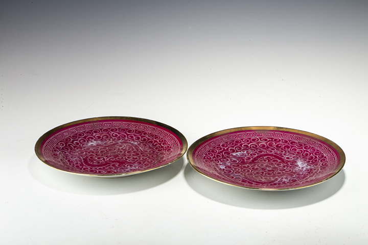 古玩陶瓷民國·胭脂紅描金穿花龍紋折沿盤一對真品鑒賞圖
