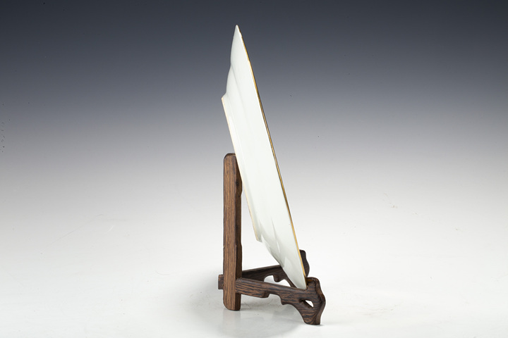 古玩陶瓷民國·胭脂紅描金穿花龍紋折沿盤一對真品鑒賞圖