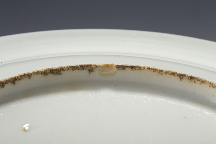 古玩陶瓷民國·胭脂紅描金穿花龍紋折沿盤一對真品鑒賞圖