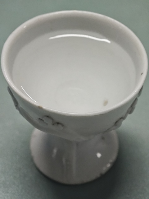 古玩陶瓷清晚民國時期德化窯白釉梅花高足杯拍賣,當前價格198元