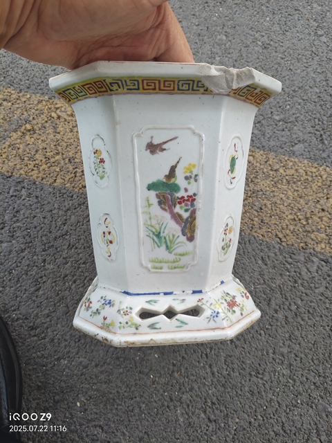 古玩陶瓷粉彩花鳥紋八方花盆真品鑒賞圖