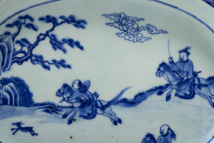 古玩陶瓷清乾隆·青花狩獵圖橢圓盤拍賣,當前價格826元