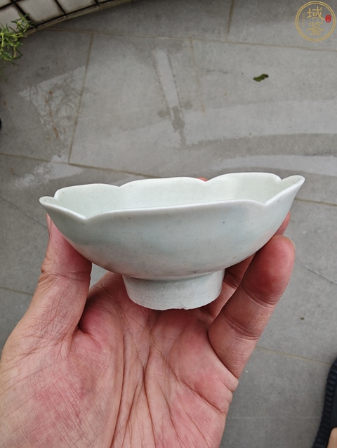 古玩陶瓷湖田窯花口高足碗真品鑒賞圖