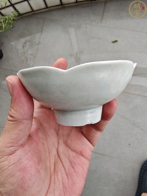 古玩陶瓷湖田窯花口高足碗真品鑒賞圖