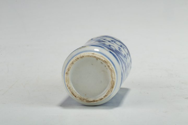 古玩陶瓷晚清·青花蒼龍教子紋鼻煙壺拍賣,當(dāng)前價(jià)格0元