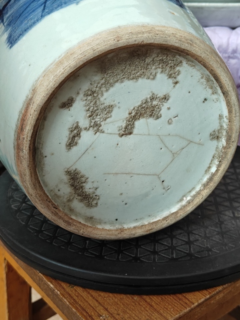 古玩陶瓷豆青釉青花花卉紋冬瓜罐真品鑒賞圖