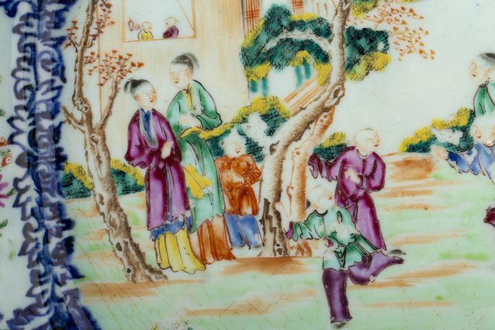 古玩陶瓷清乾隆·青花廣彩滿大人游園圖八方大盤拍賣,當前價格0元