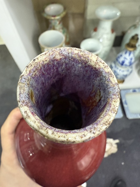 古玩陶瓷窯變紅釉天球瓶真品鑒賞圖