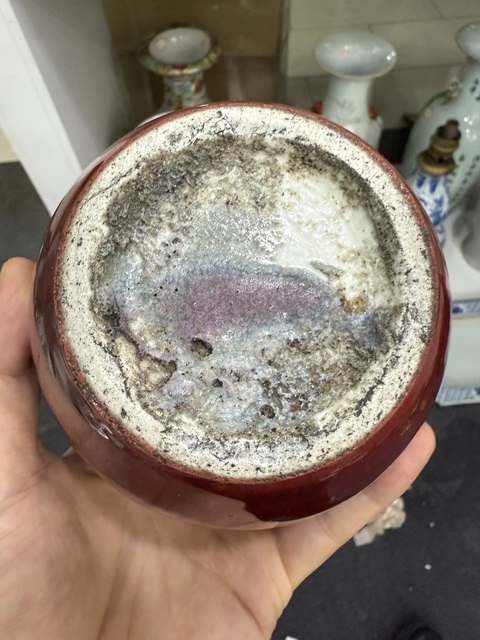 古玩陶瓷窯變紅釉天球瓶真品鑒賞圖