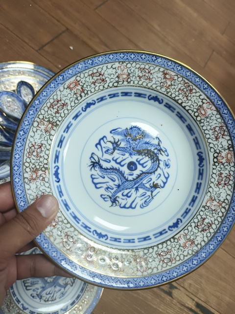 古玩陶瓷玲瓏瓷盤真品鑒賞圖