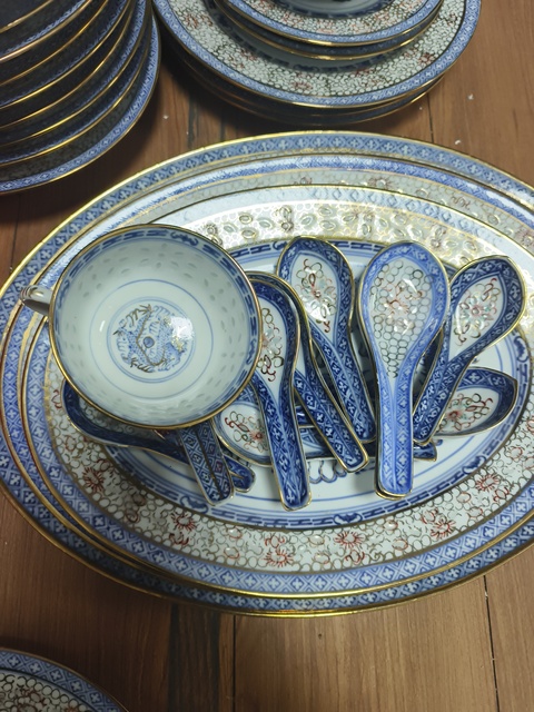 古玩陶瓷玲瓏瓷盤真品鑒賞圖