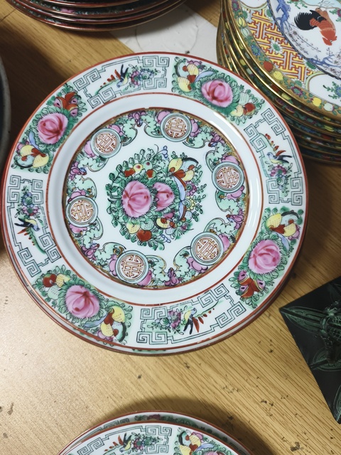 古玩陶瓷廣彩盤真品鑒賞圖