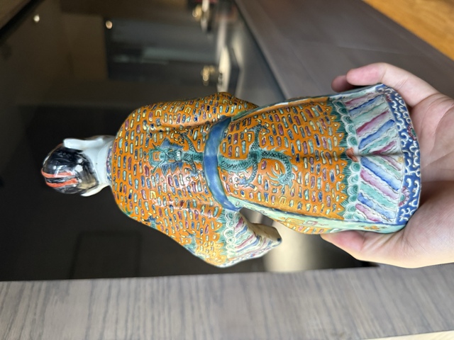 古玩陶瓷粉彩人物造像真品鑒賞圖