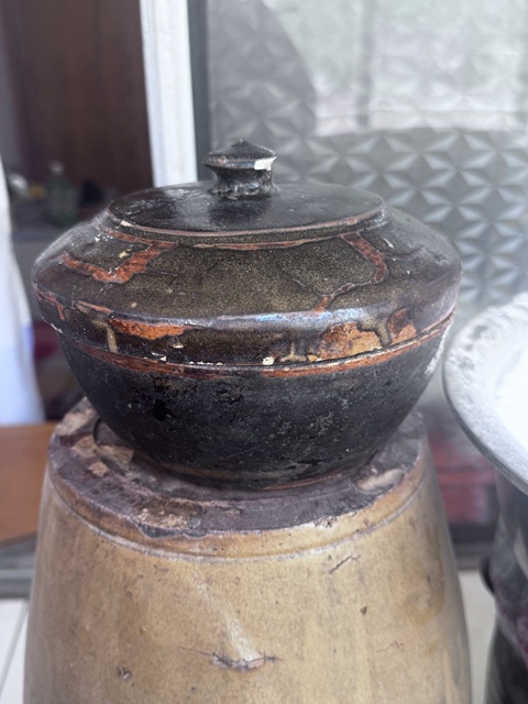 古玩陶瓷黑釉蓋盒真品鑒賞圖