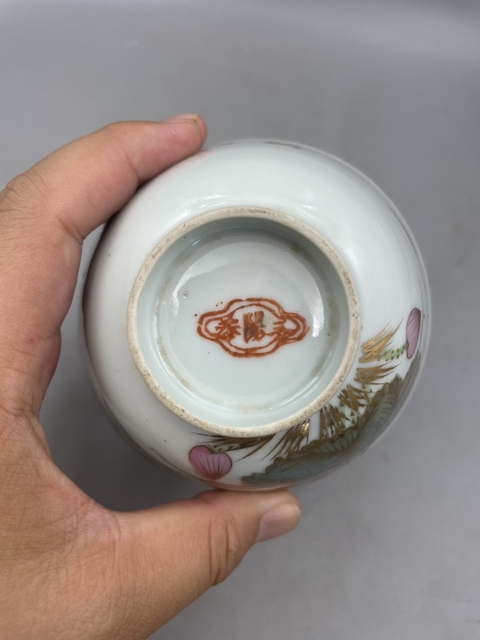 古玩陶瓷花卉紋杯真品鑒賞圖