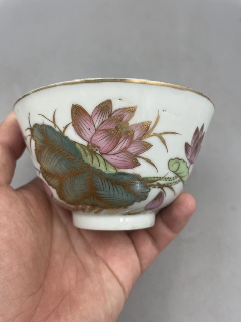 古玩陶瓷花卉紋杯真品鑒賞圖