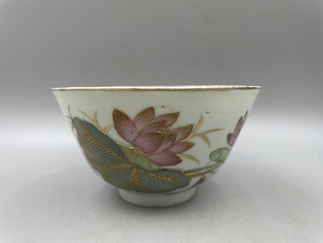 古玩陶瓷花卉紋杯真品鑒賞圖