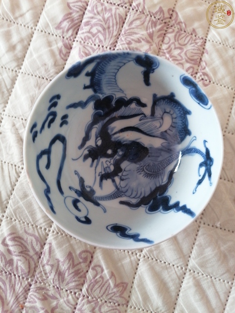 古玩陶瓷過墻龍紋青花茶圓真品鑒賞圖