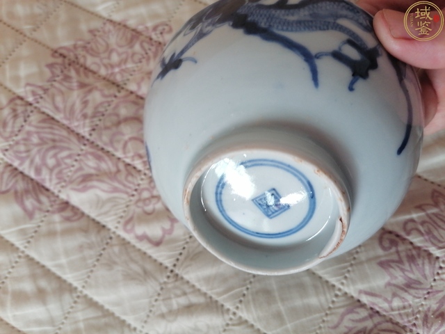 古玩陶瓷過墻龍紋青花茶圓真品鑒賞圖
